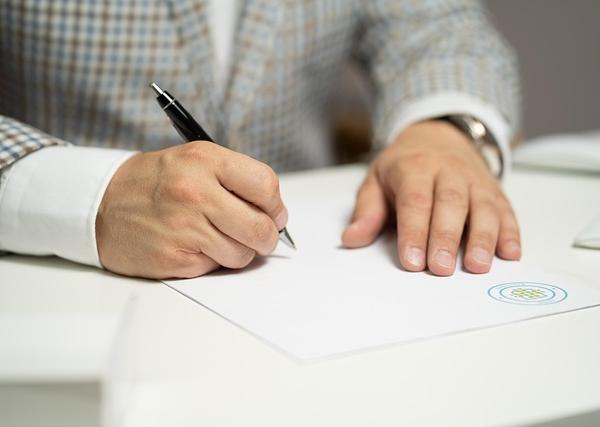 Residual Control Rights: The Foundation of Incomplete Contract Theory