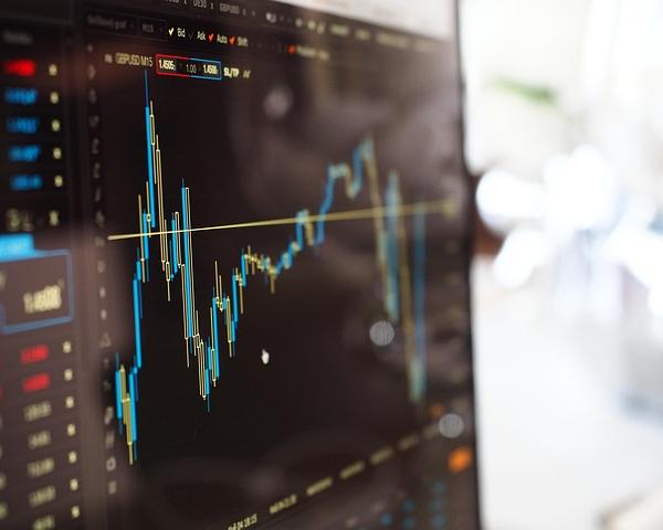 Core Leadership Logic for Sustained Enterprise Growth in Dynamic Market Cycles