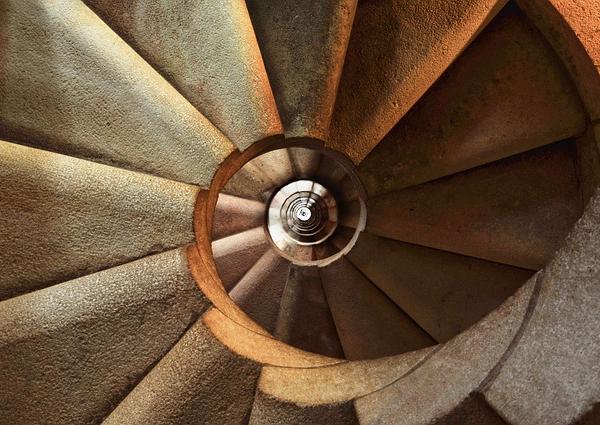  Breaking the Illusion of Linear Staircase Professional Success