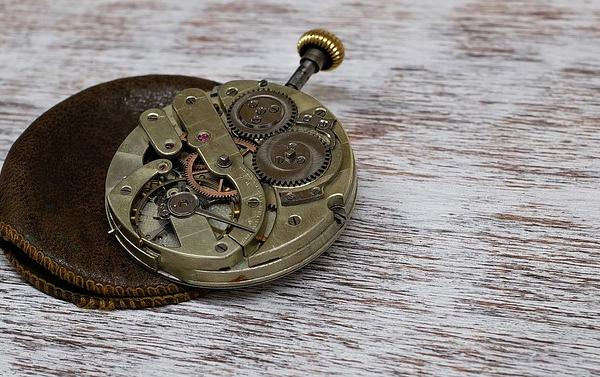 The Clockwork Universe: Determinism, Noise, and the Limits of Knowing