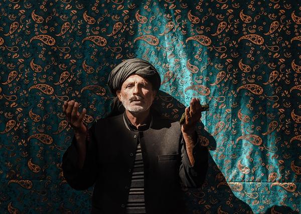 Documentary Photography as a Tool for Social Justice: Analyzing Jon Lowenstein's "Shadow Lives USA"