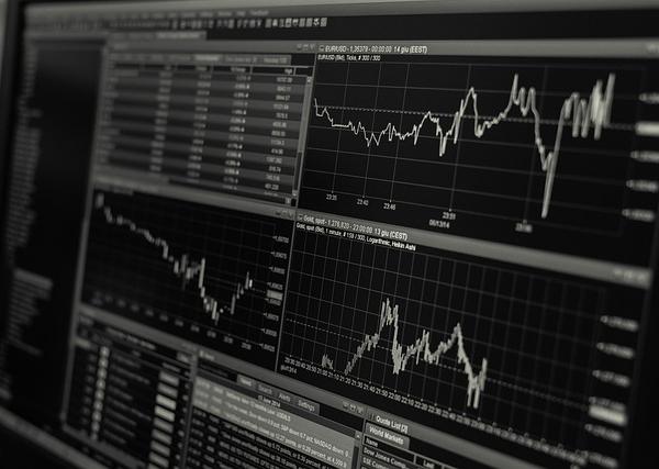 Import Arrival Statistics as the Missing Link in Exchange Rate Pass‑Through and Trade Constraint Ana